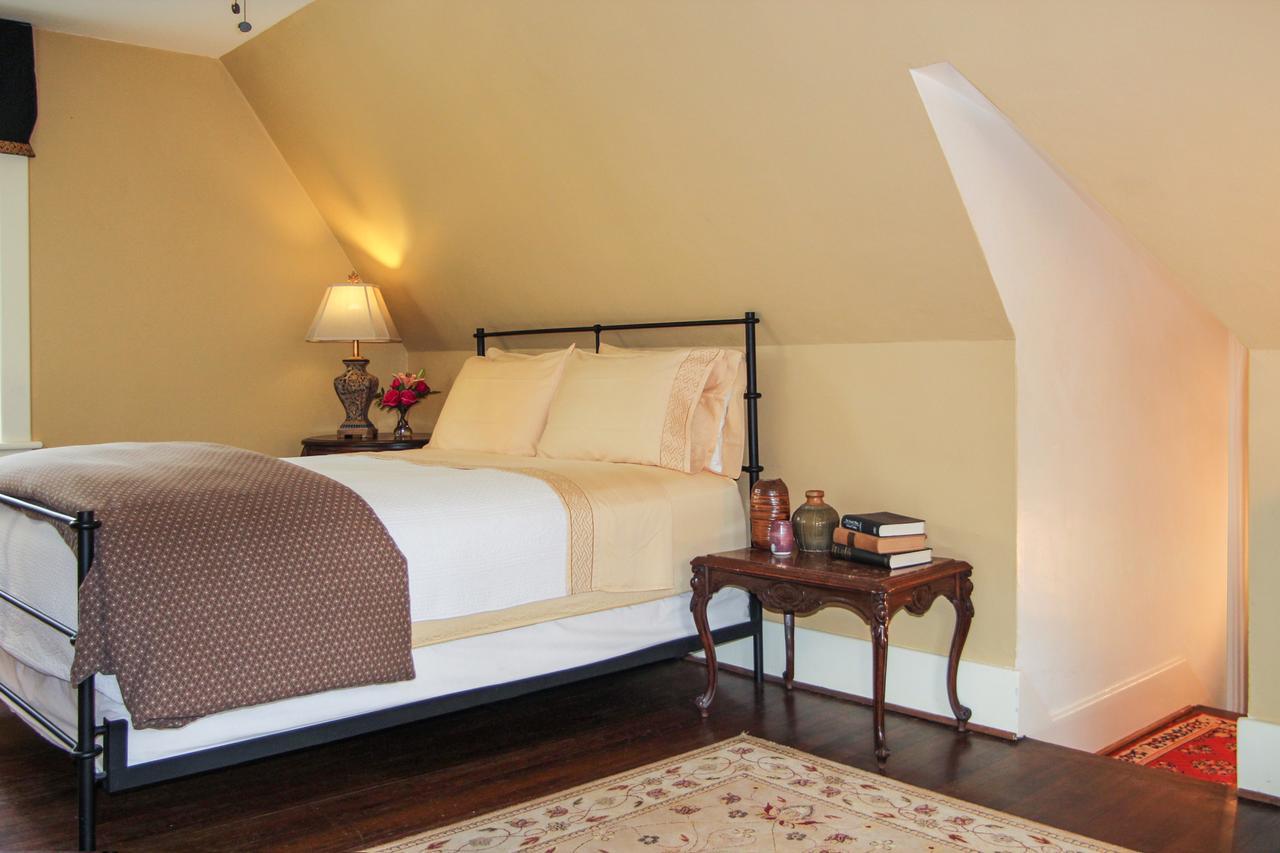 Hillbrook Inn & Spa (Adults Only) Charles Town Dış mekan fotoğraf