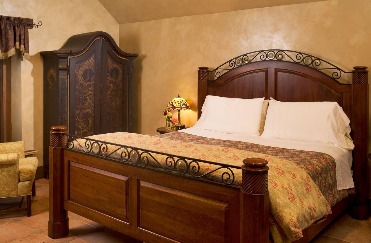 Hillbrook Inn & Spa (Adults Only) Charles Town Oda fotoğraf